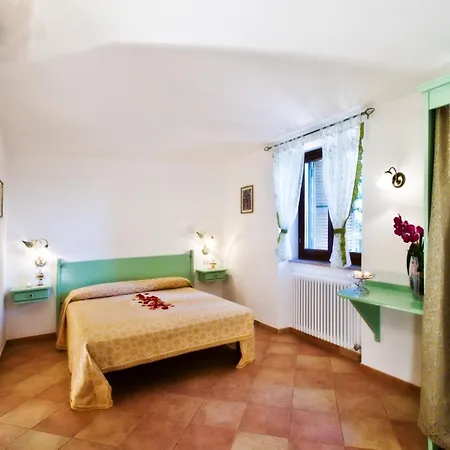 Pensión Le Querce Fiano Romano